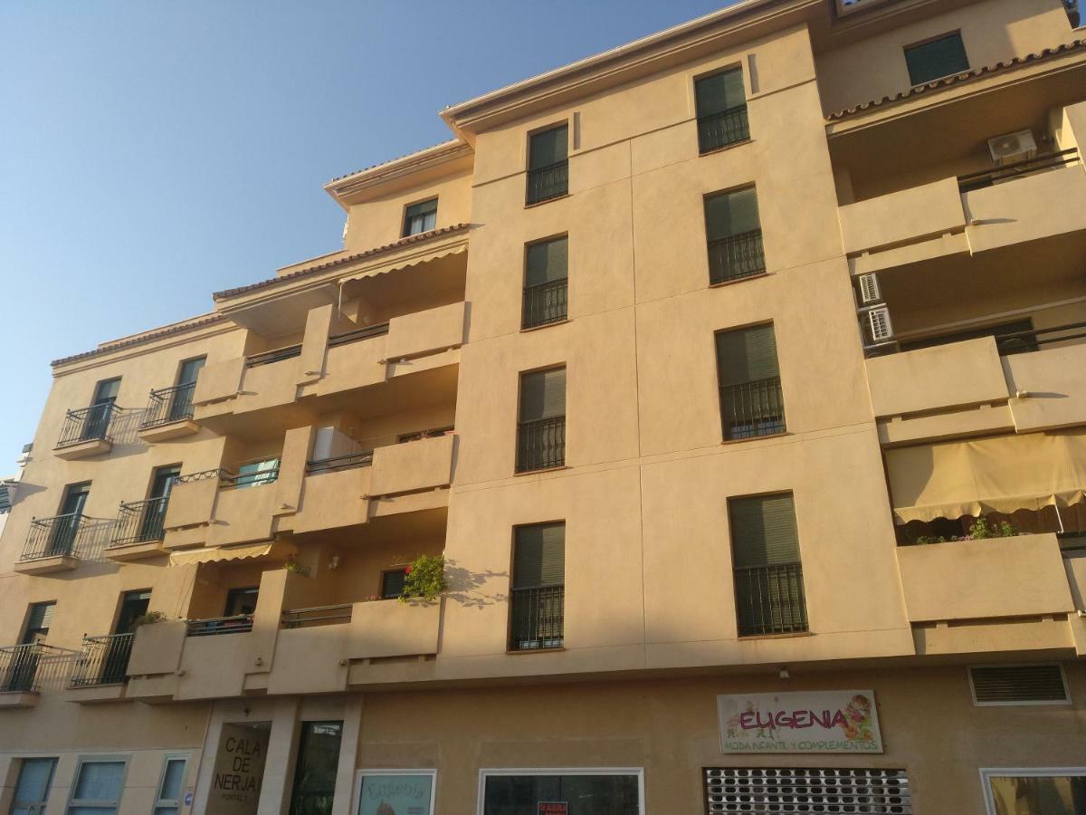 Apartamento Cala De Nerja-Lovely Bagian luar foto